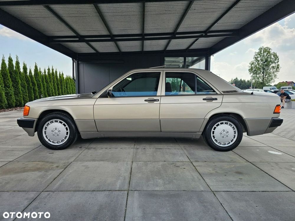 Mercedes-Benz W201 (190) - 9