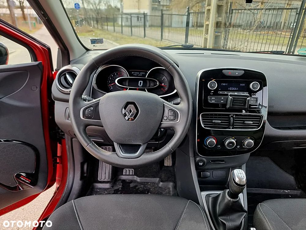Renault Clio 1.2 16V 75 LIMITED - 22