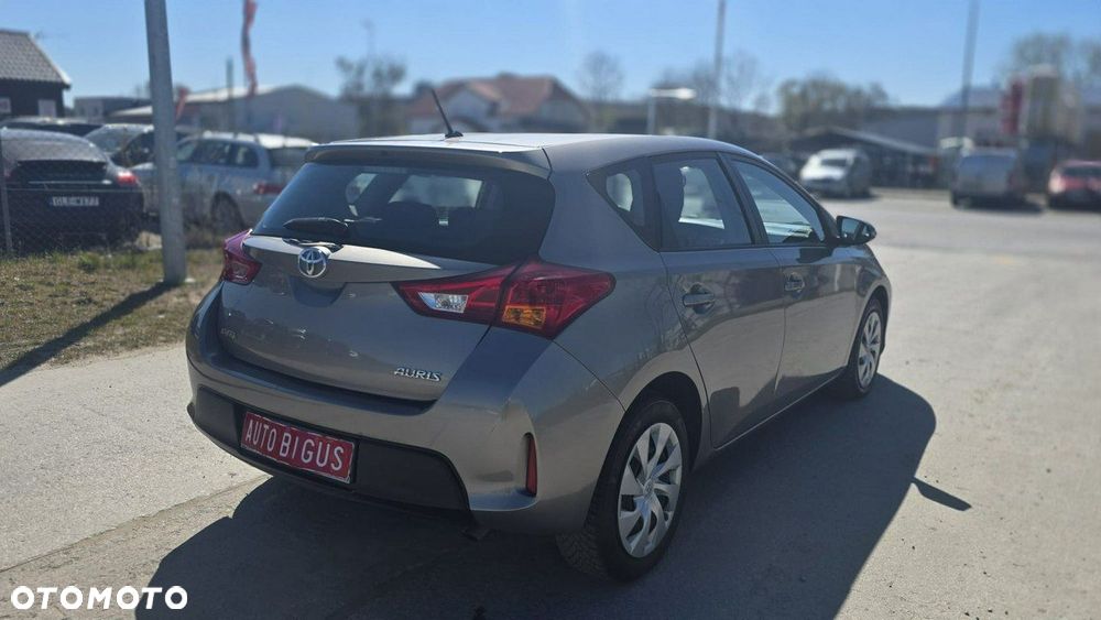 Toyota Auris - 9