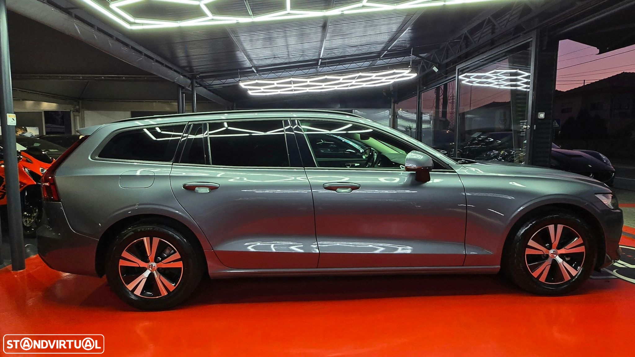 Volvo V60 2.0 D3 Momentum Geartronic - 8