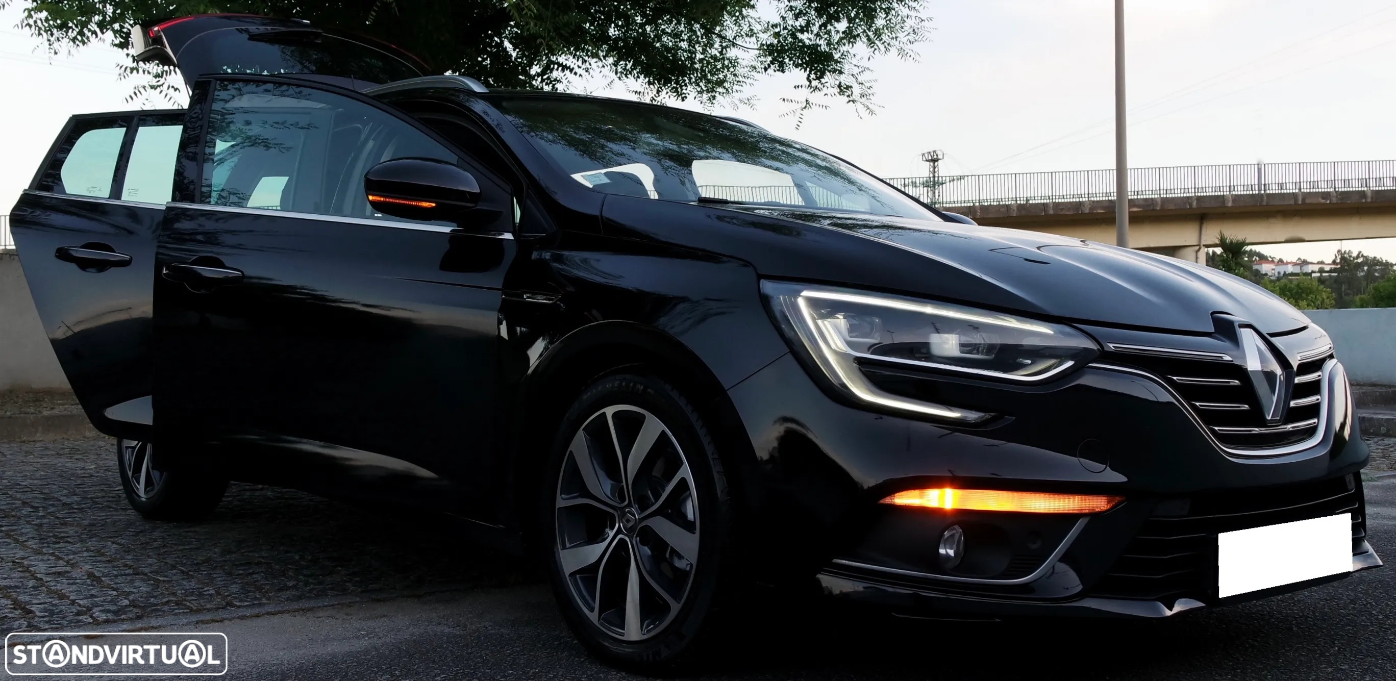 Renault Mégane Sport Tourer 1.6 dCi Bose Edition J18 - 17