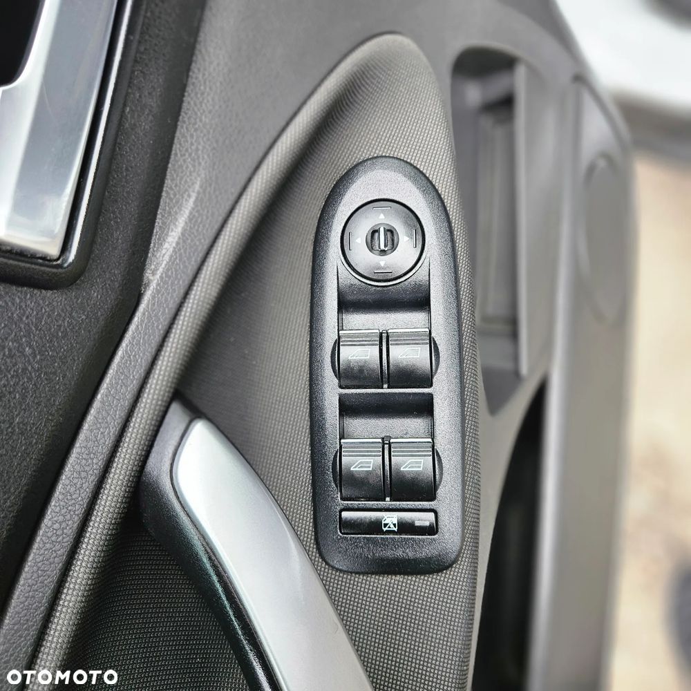 Ford Kuga 2.0 TDCi 2x4 Trend - 10