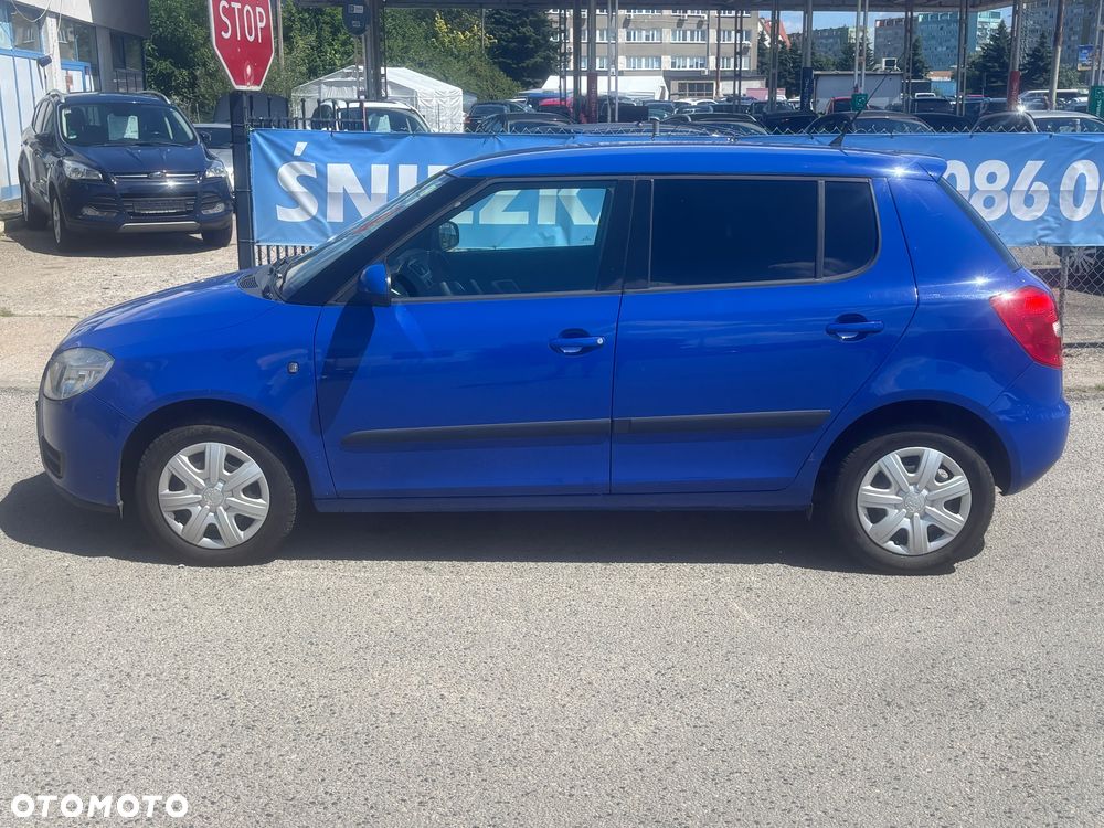 Skoda Fabia 1.2 HTP STYLE EDITION - 11