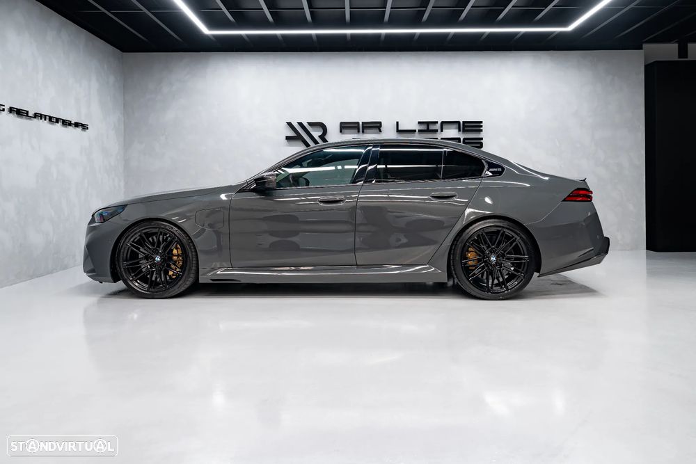 BMW M5 xDrive - 19