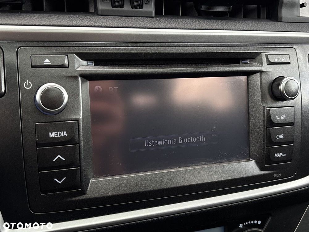 Toyota Auris 1.6 Premium - 25