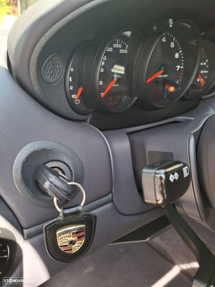 Porsche 911 (996) Carrera Coupé - 13