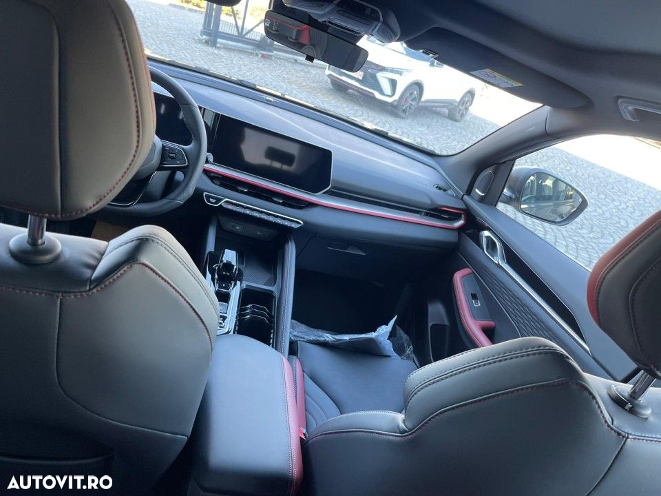 Geely Coolray - 11