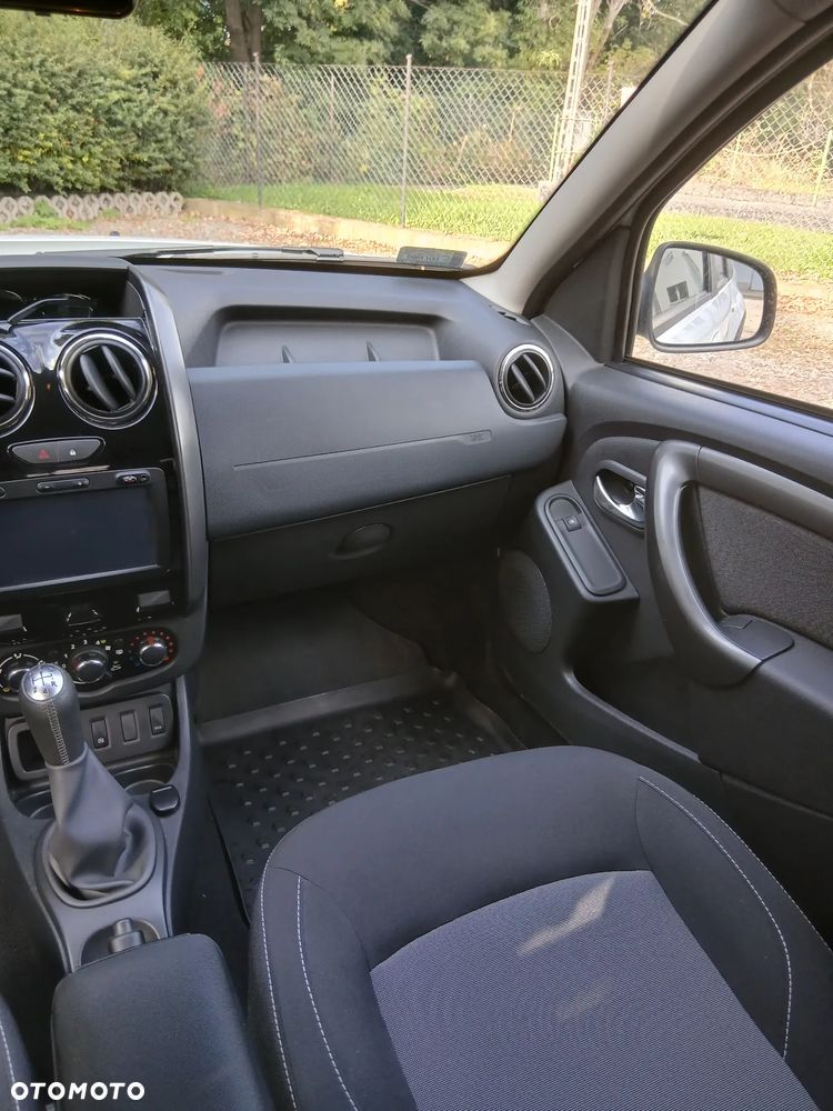 Dacia Duster 1.6 SCe Blackshadow S&S - 12