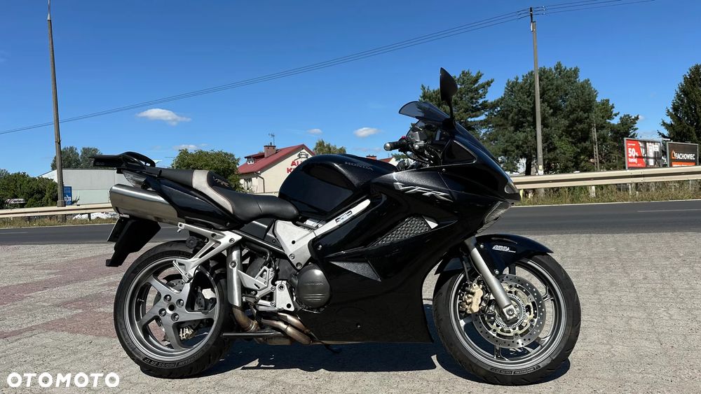 Honda VFR - 2