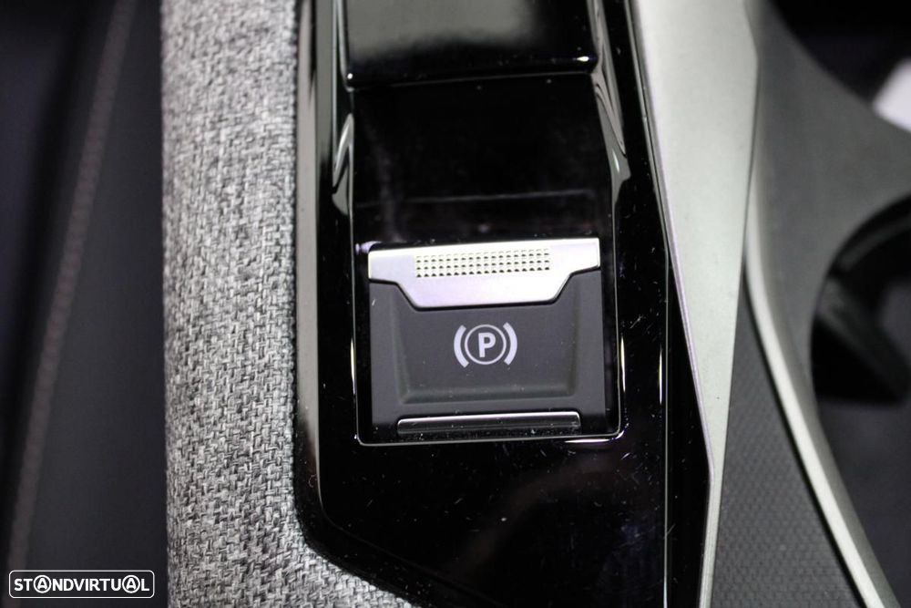 Peugeot E-5008 210 Allure Business - 26