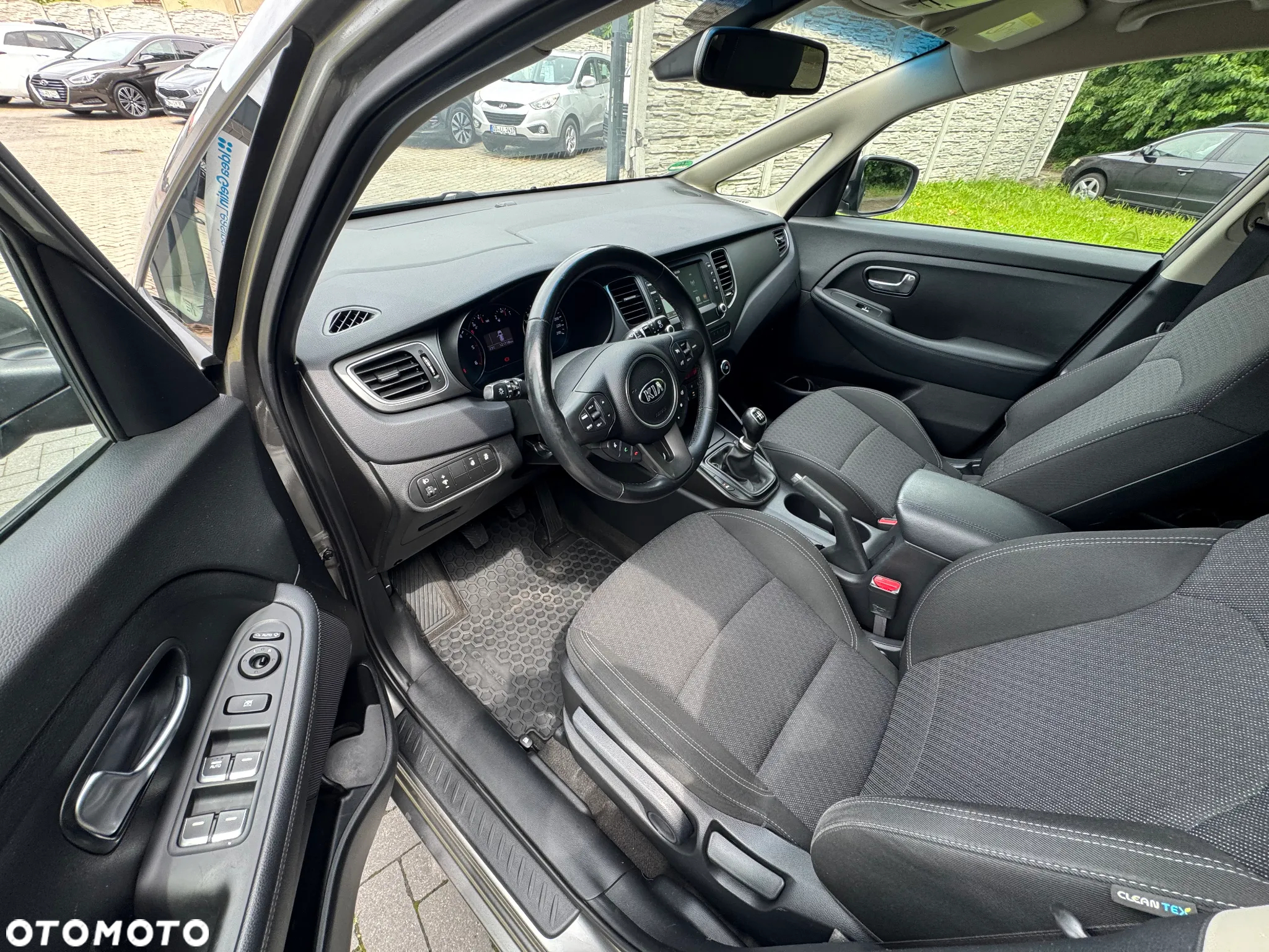 Kia Carens 1.7 CRDi 141 Dream-Team Edition - 19