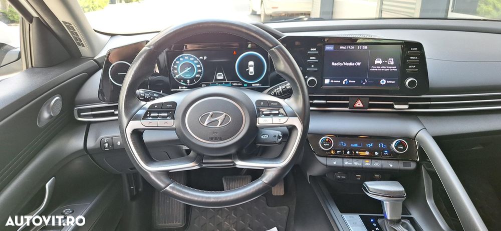Hyundai Elantra 1.6 l 123 CP CVT Highway - 14