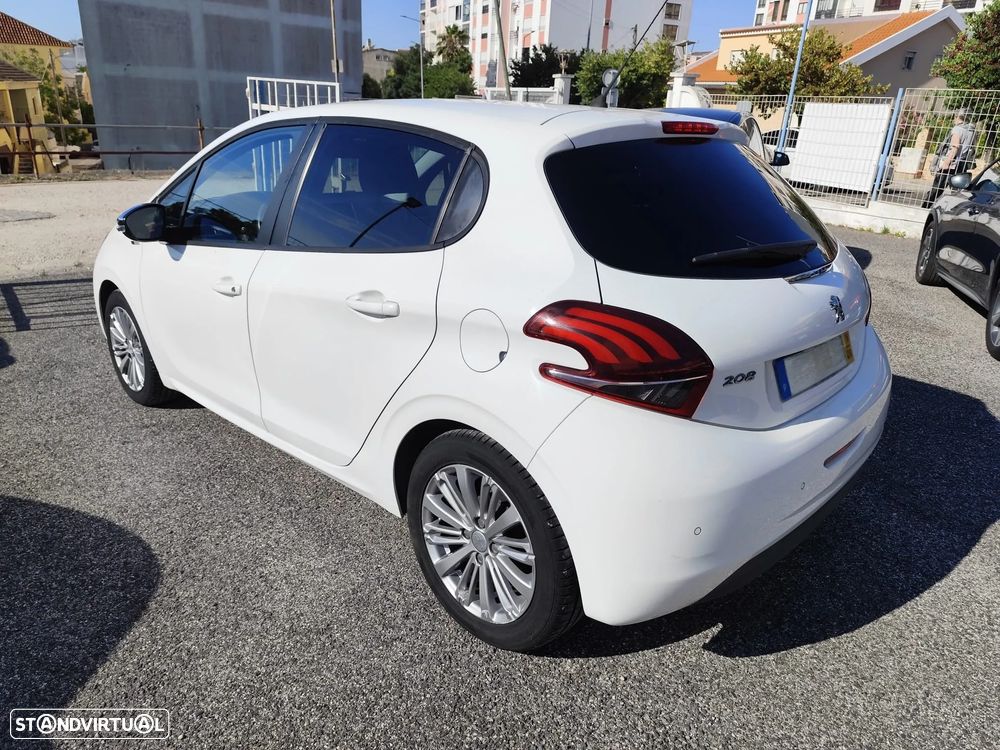 Peugeot 208 1.2 PureTech Style - 6