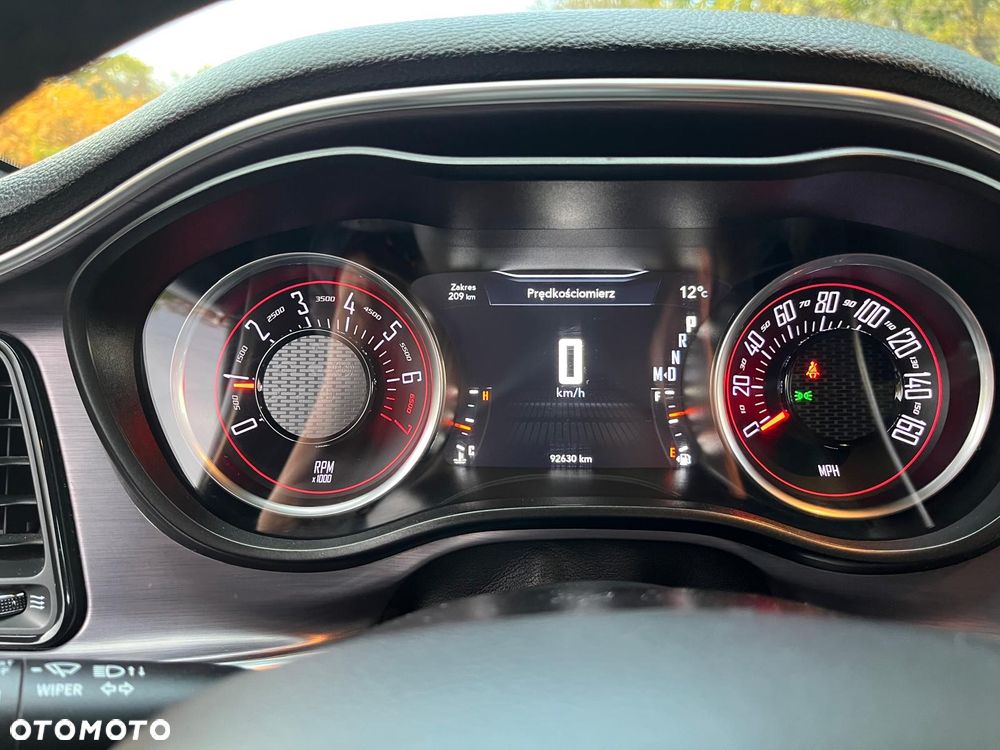 Dodge Challenger - 32