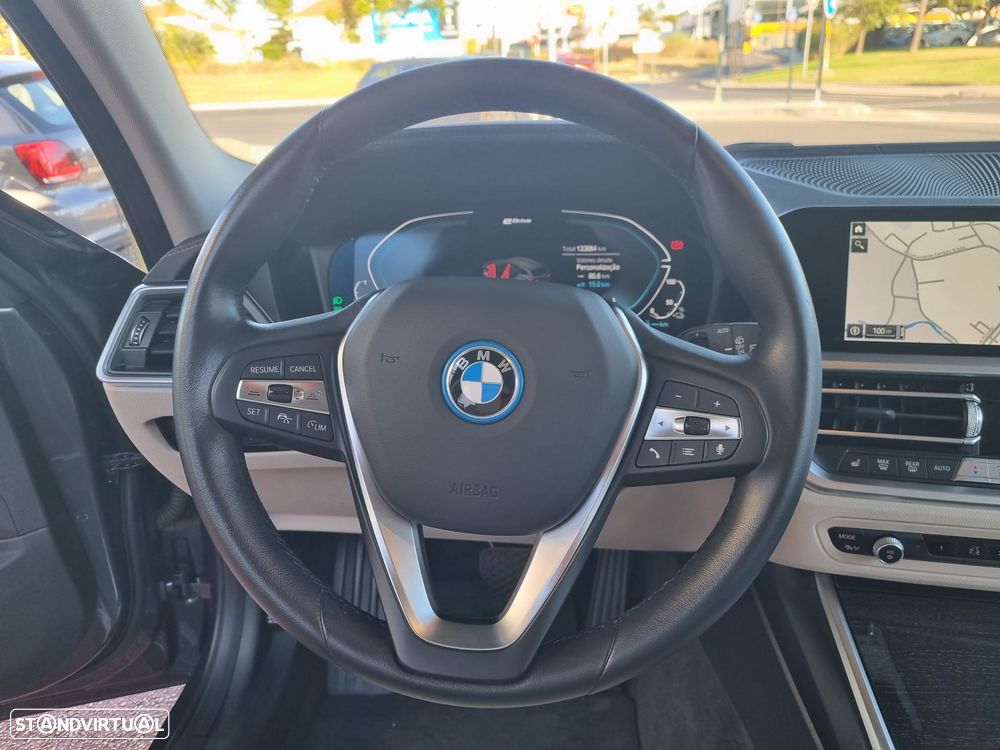 BMW 320 e Line Luxury Auto - 30