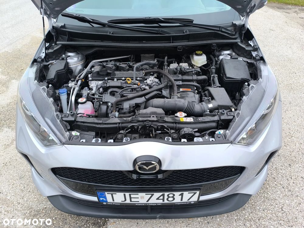 Mazda 2 Hybrid - 8