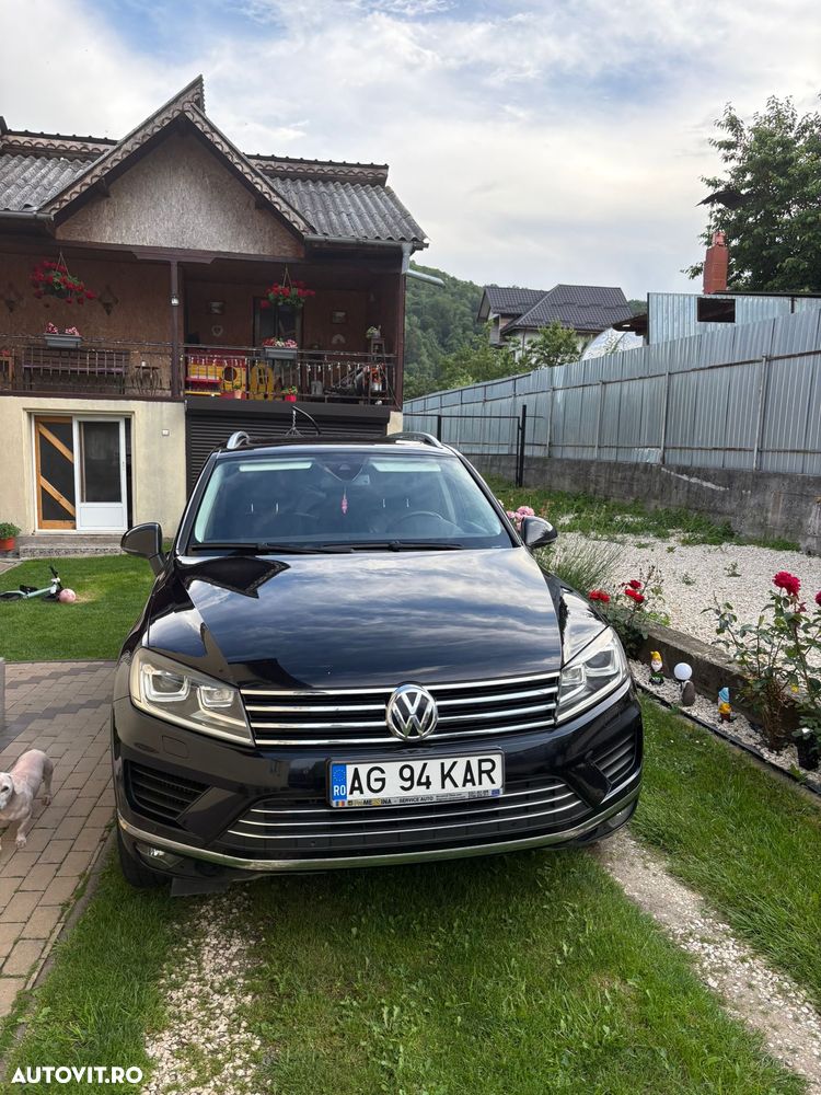 Volkswagen Touareg - 1