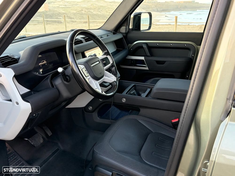 Land Rover Defender - 12