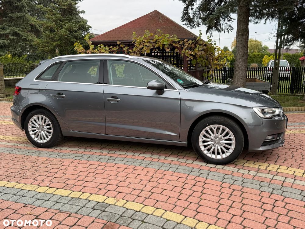 Audi A3 Sportback 1.8 TFSI Ambiente - 11