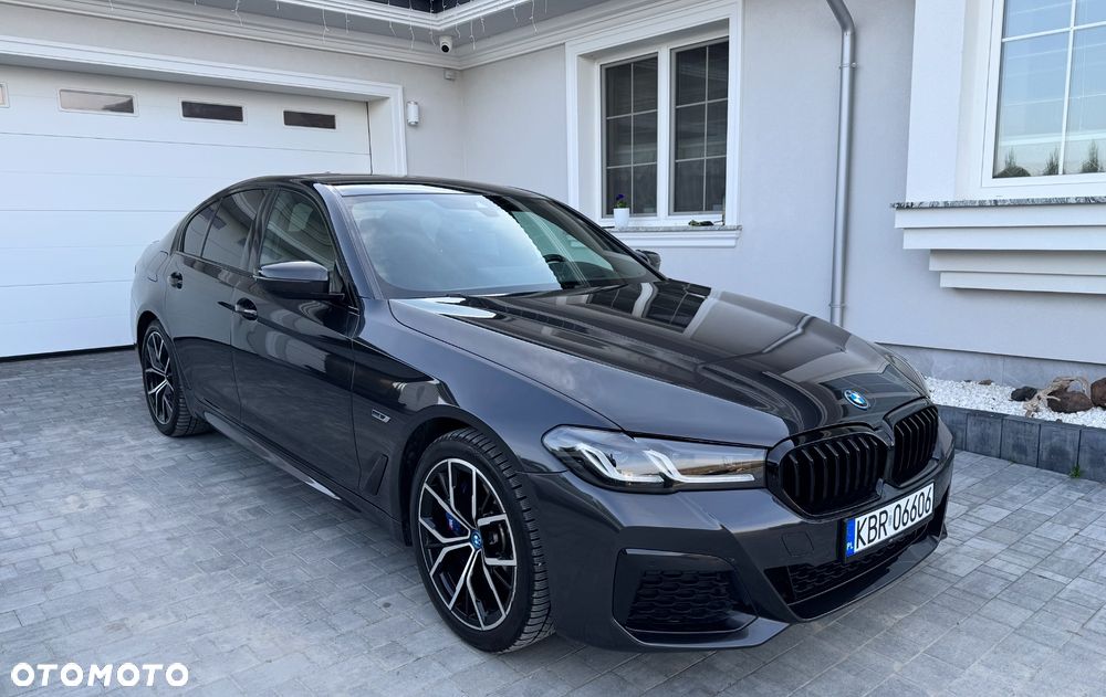 BMW Seria 5 530e xDrive M Sport Edition - 10