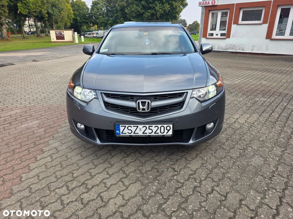 Honda Accord 2.0 Executive Nav - 30