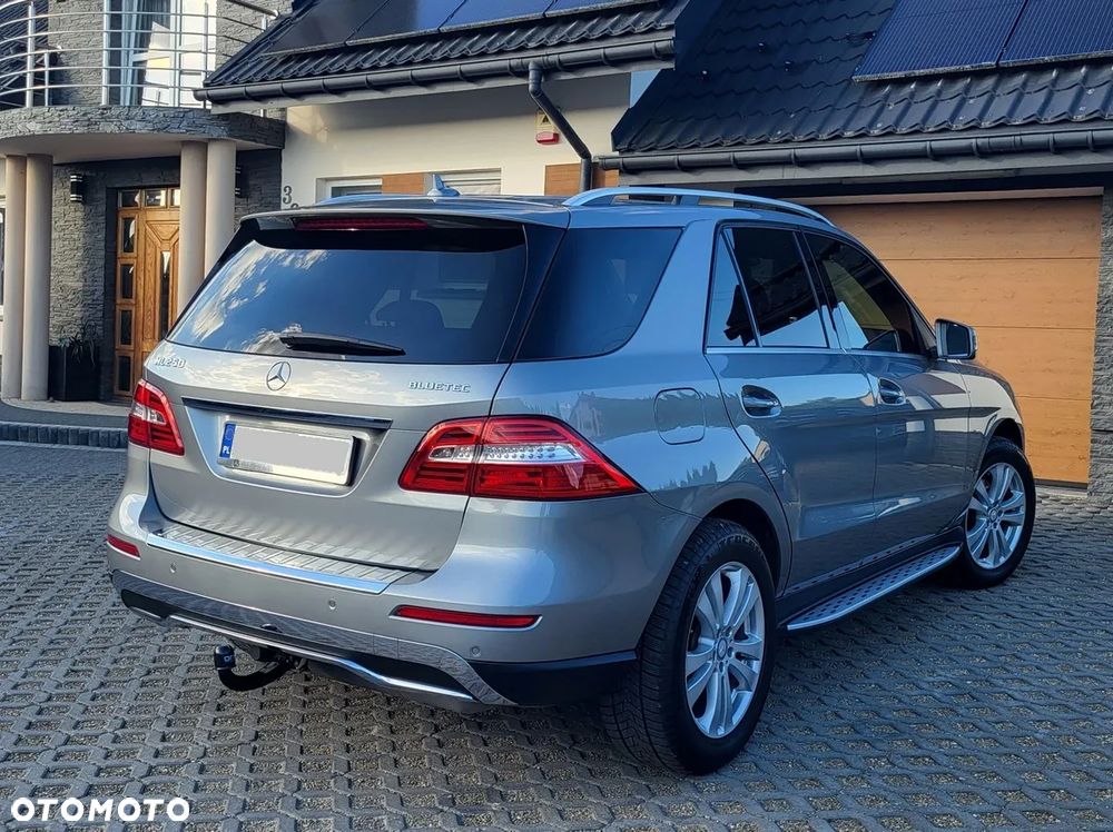 Mercedes-Benz ML 250 BlueTec 4-Matic - 6