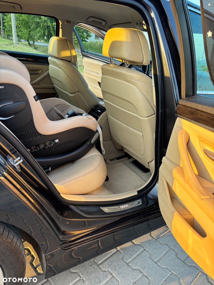 BMW Seria 5 530d xDrive Luxury Line - 16