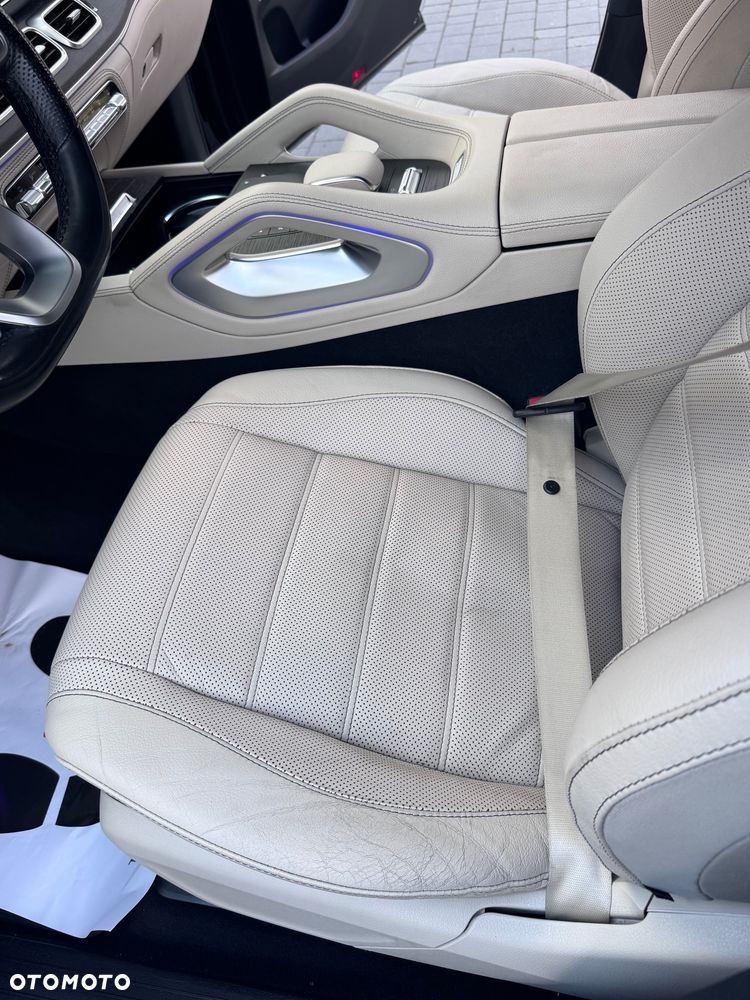 Mercedes-Benz GLS - 12