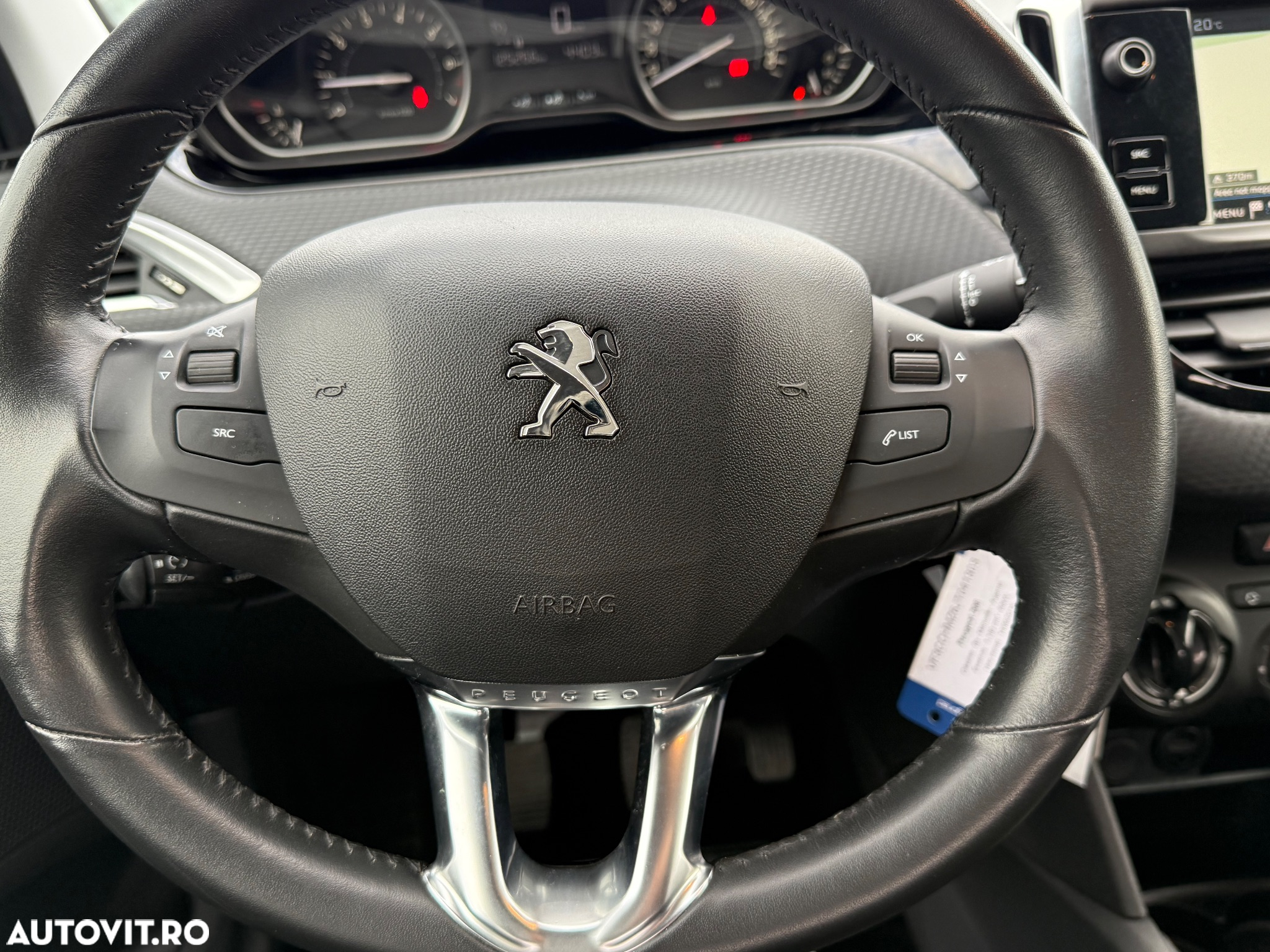 Peugeot 208 1.2 L PureTech Style - 21