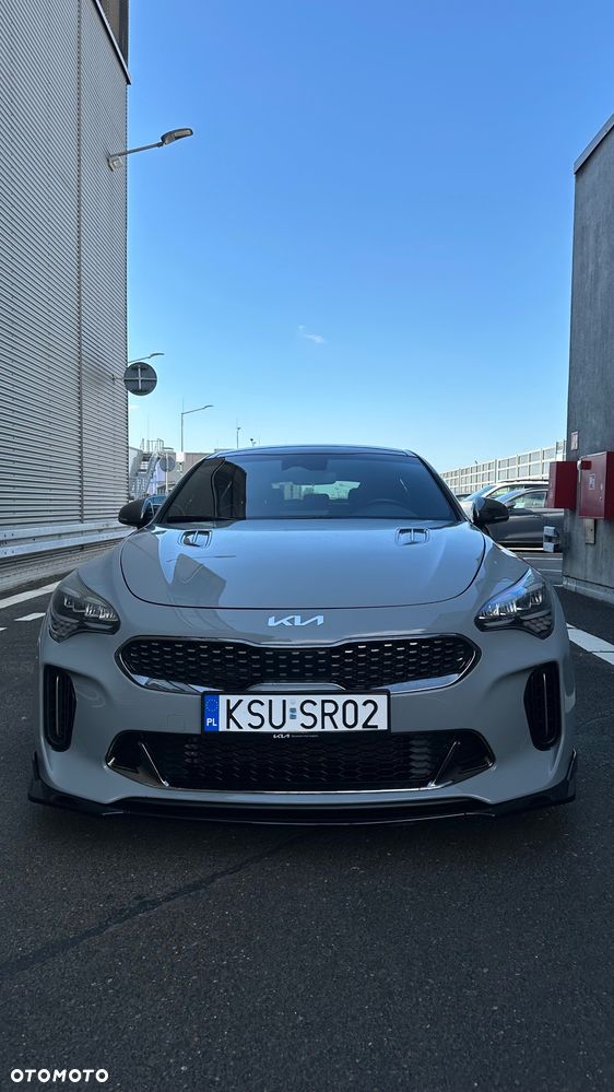 Kia Stinger - 2