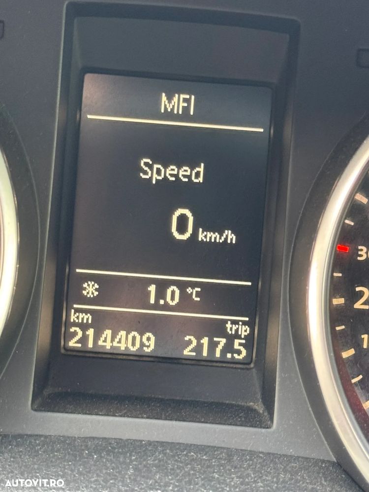 Volkswagen Golf - 10