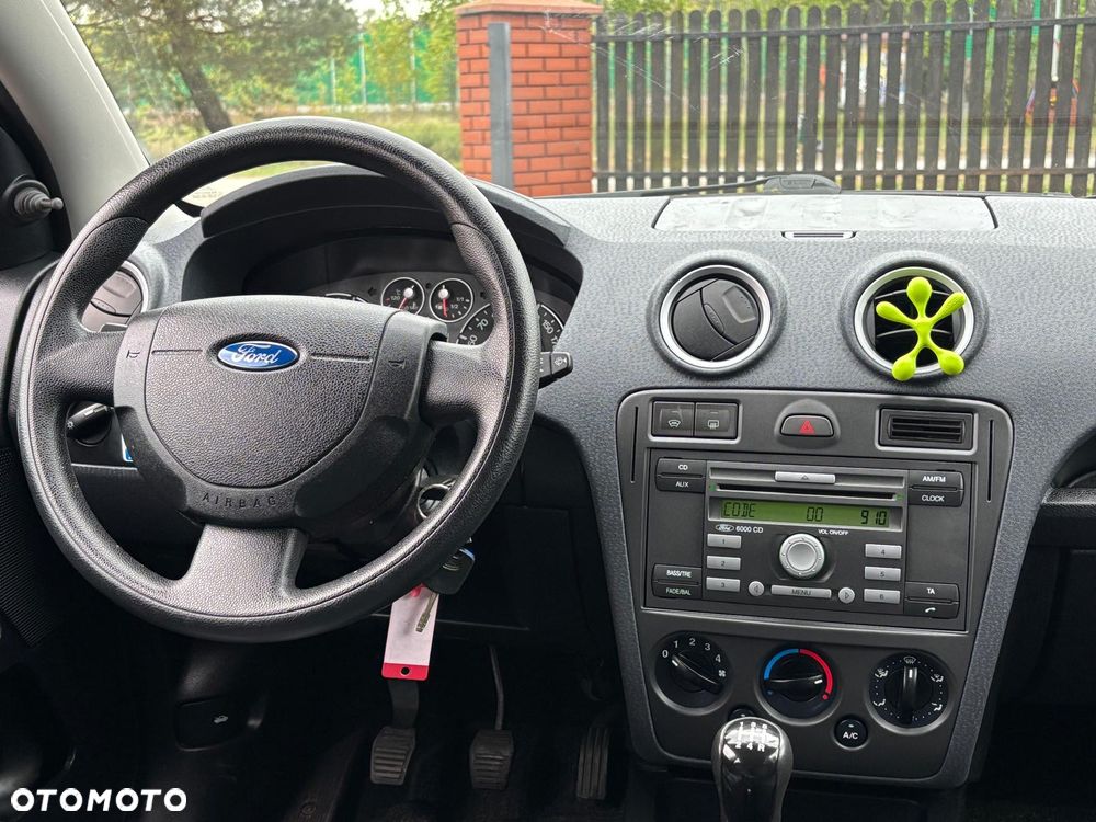 Ford Fusion - 34