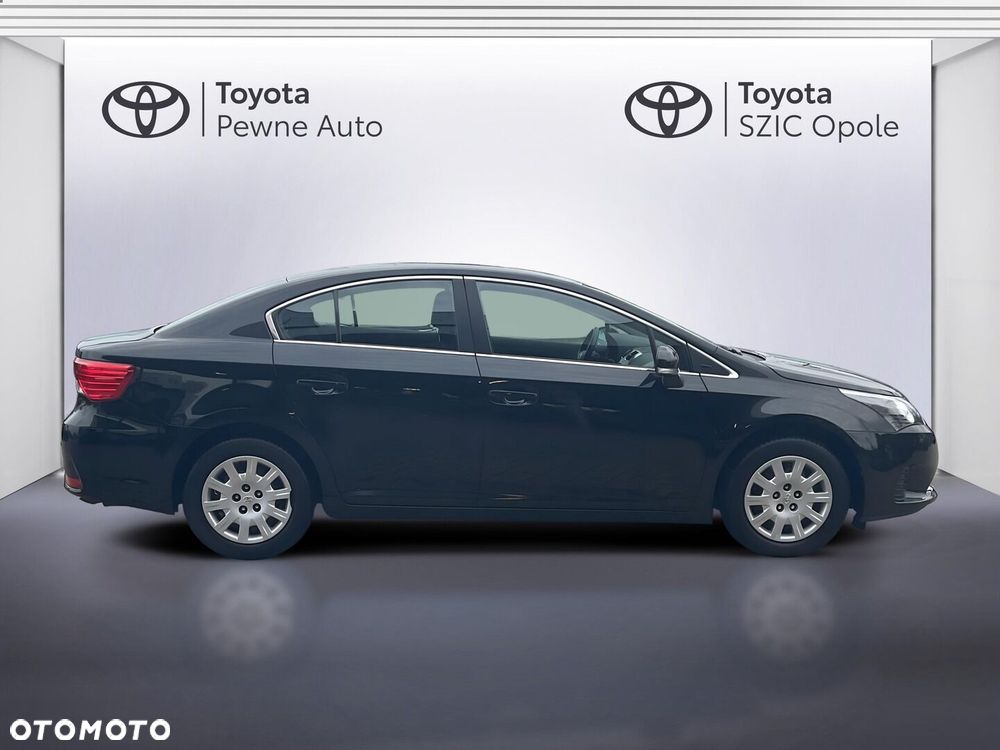 Toyota Avensis 1.6 Luna - 17