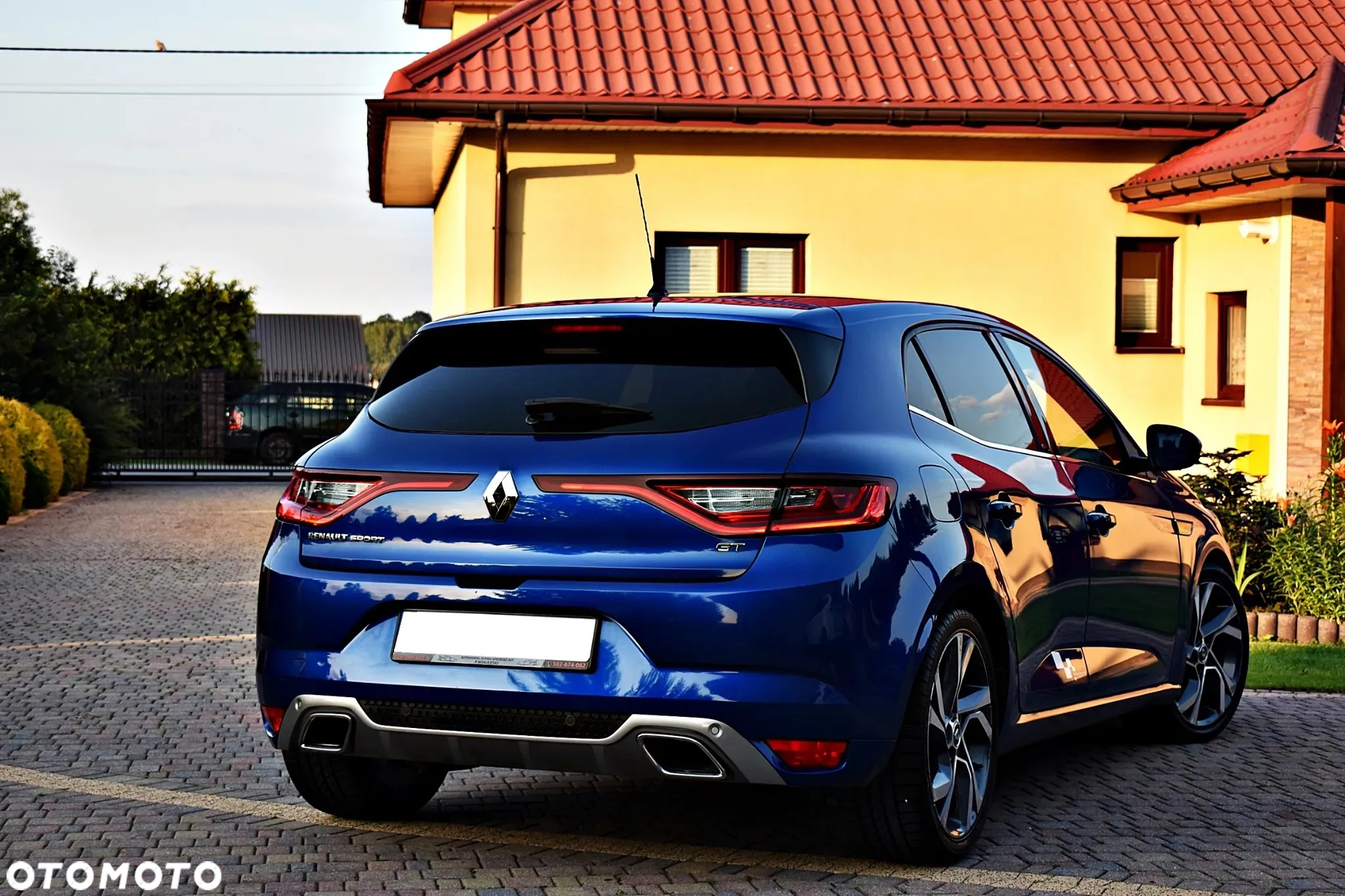 Renault Megane ENERGY TCe 205 EDC GT - 7