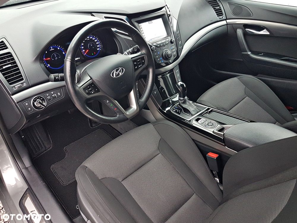 Hyundai i40 Kombi blue 1.6 CRDi DCT Space Plus - 12