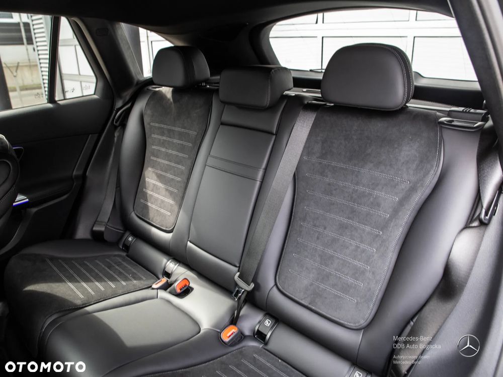 Mercedes-Benz GLC 300 mHEV 4-Matic AMG Line - 13