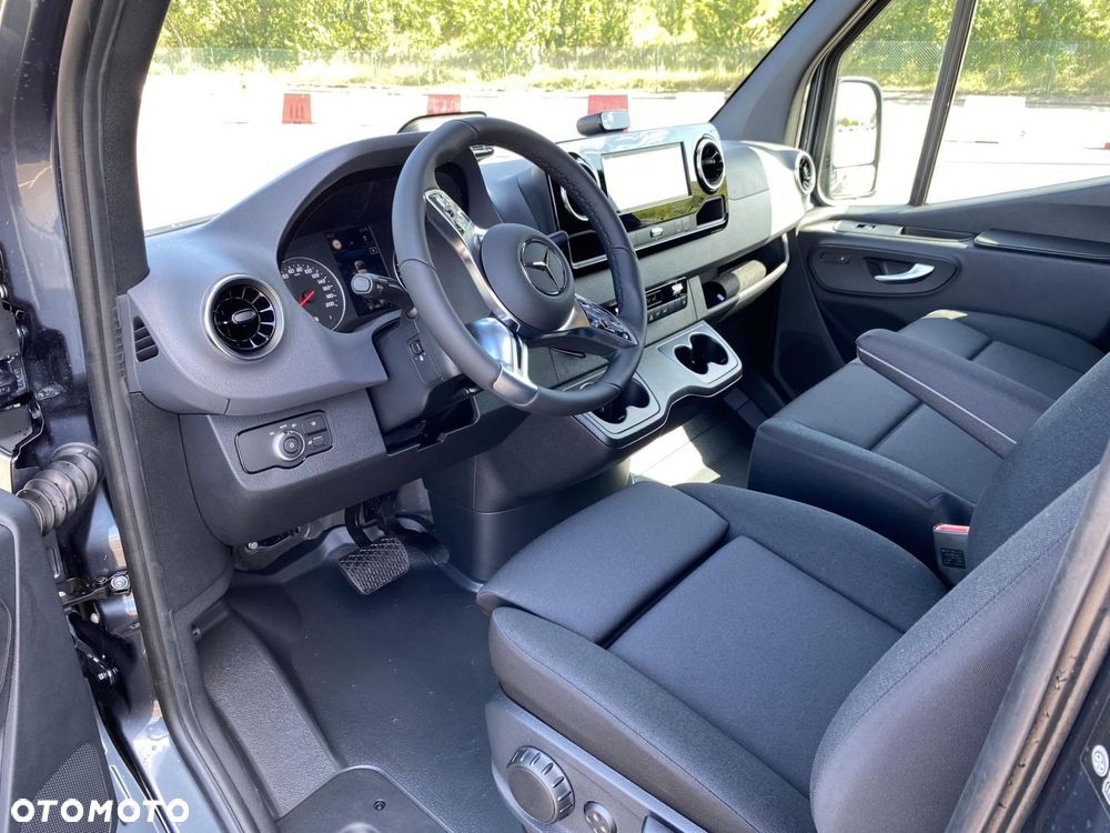 Mercedes-Benz Sprinter - 10