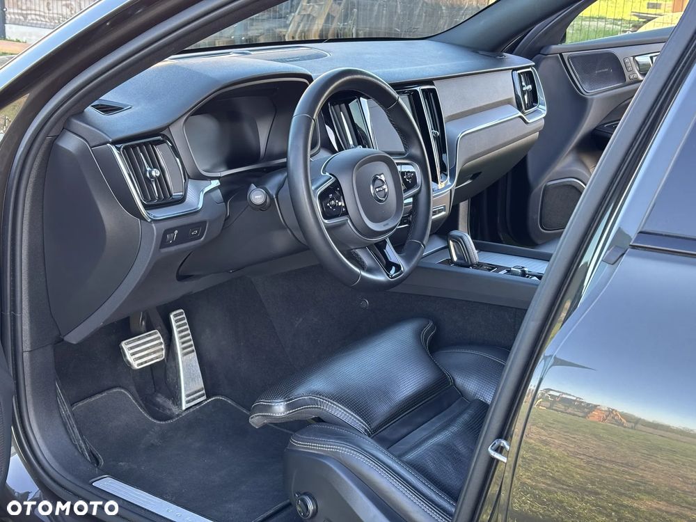 Volvo V60 B4 D R-Design - 16
