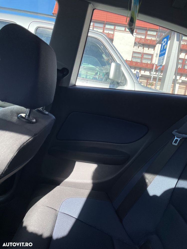 BMW Seria 1 118i Aut. Edition Sport - 8