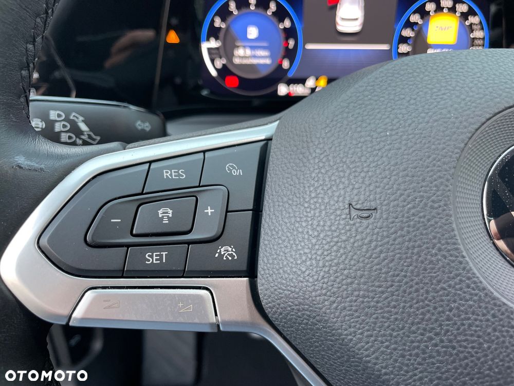 Volkswagen Golf 1.5 TSI EVO Style - 29