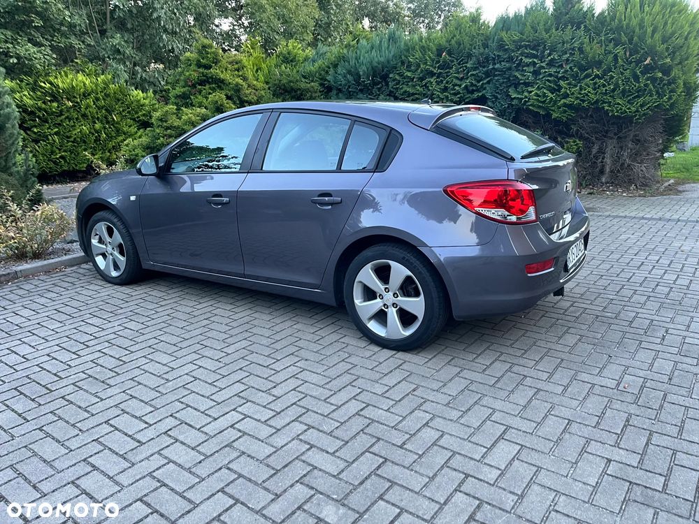 Chevrolet Cruze 1.8 LT+ - 9