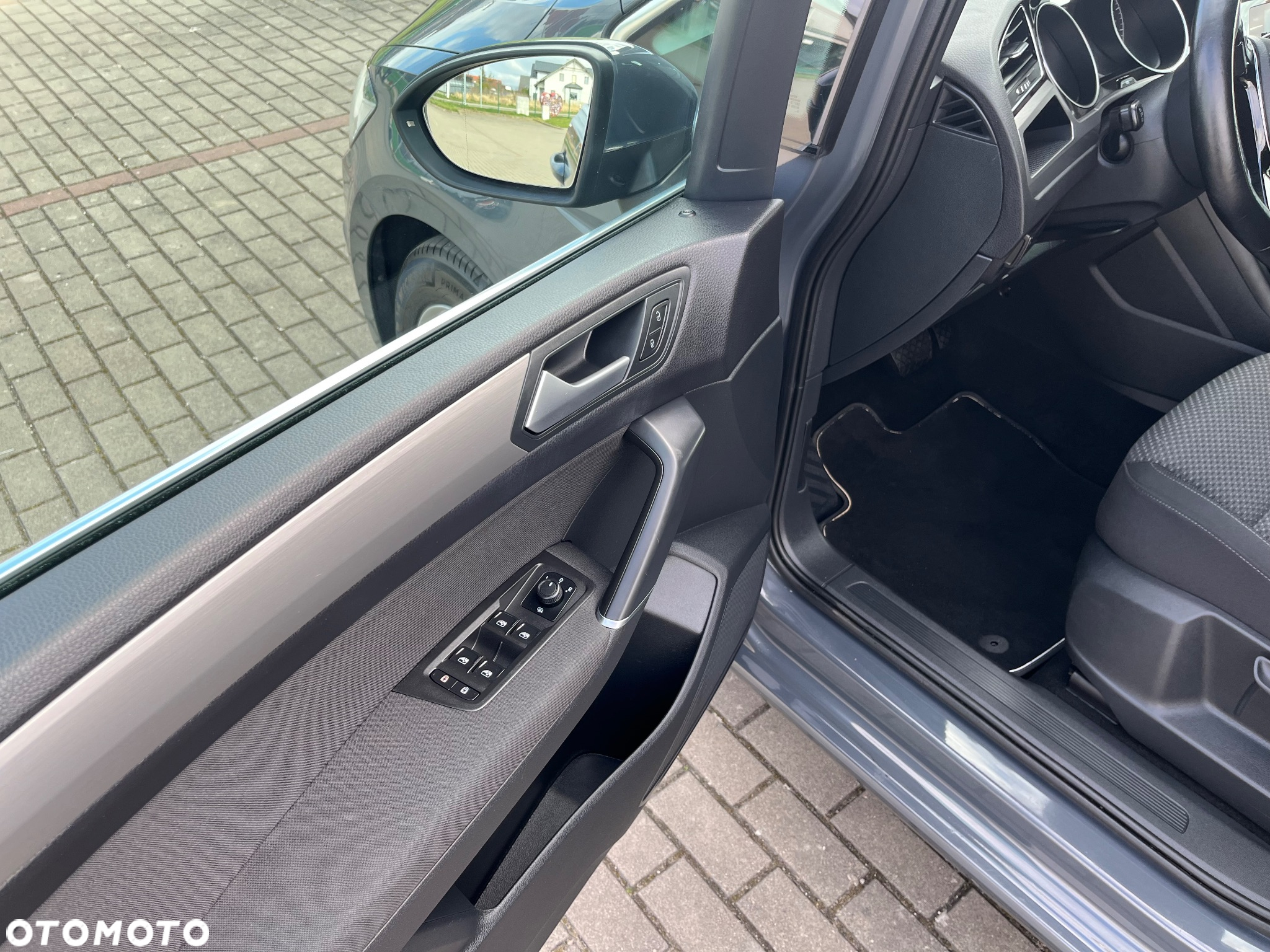 Volkswagen Touran 2.0 TDI SCR DSG Comfortline - 16