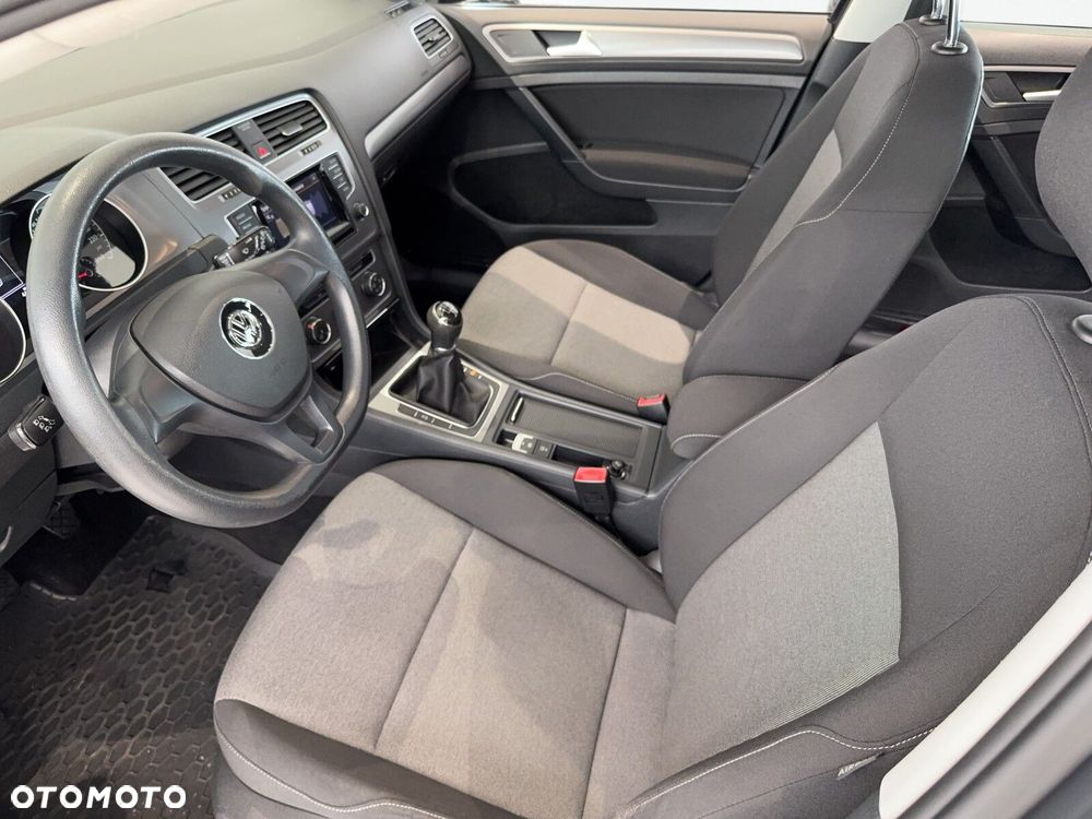Volkswagen Golf Variant - 11