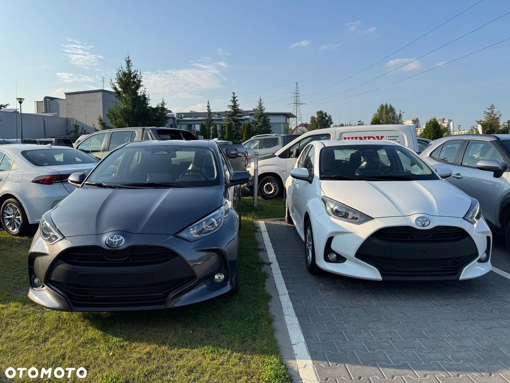 Toyota Yaris ver-hybrid-1-5-comfort - 17