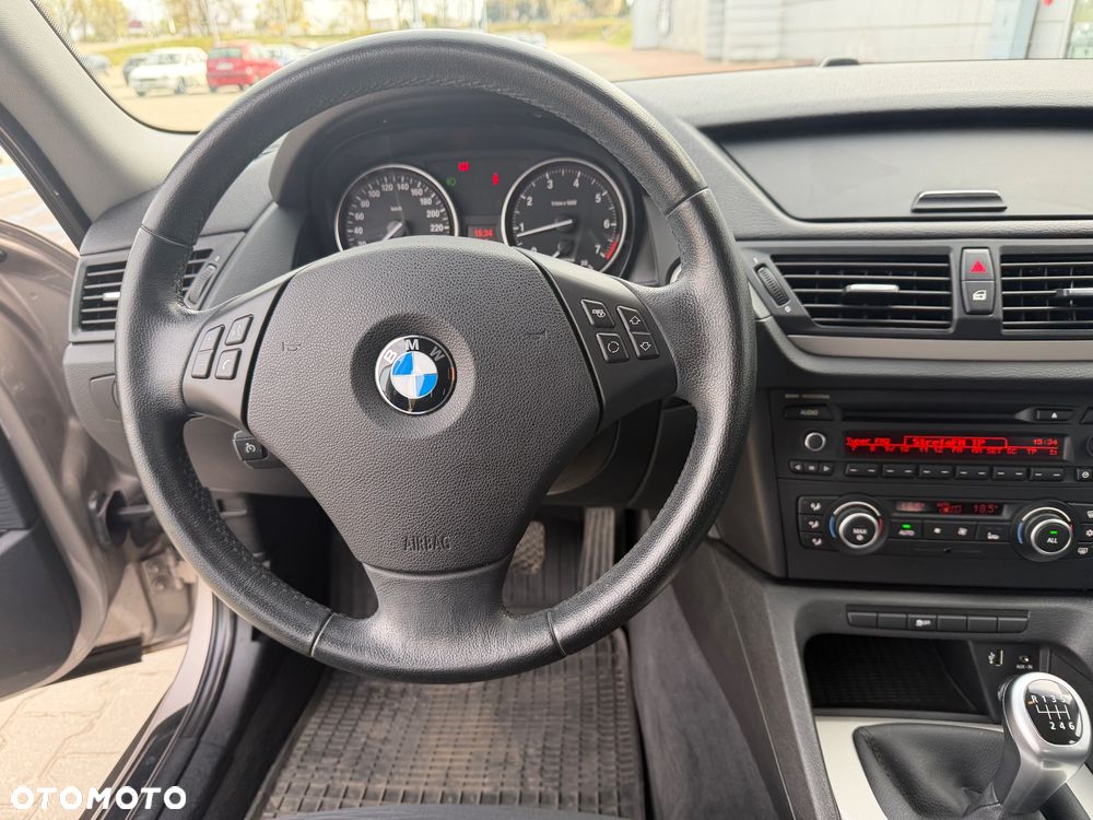 BMW X1 sDrive18i - 23