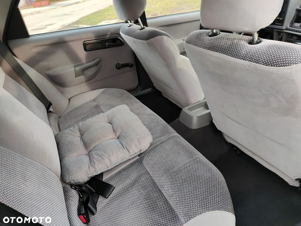 Ford Sierra 1.6 CL - 12