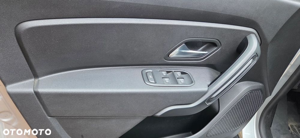 Dacia Duster 1.6 SCe Prestige - 19