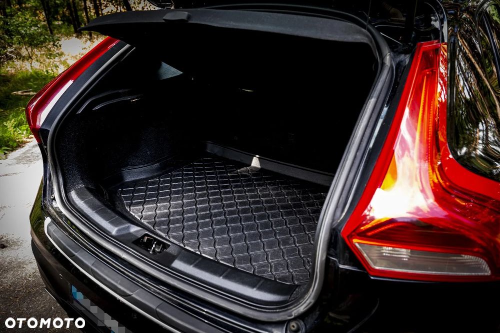 Volvo V40 D4 Momentum - 4