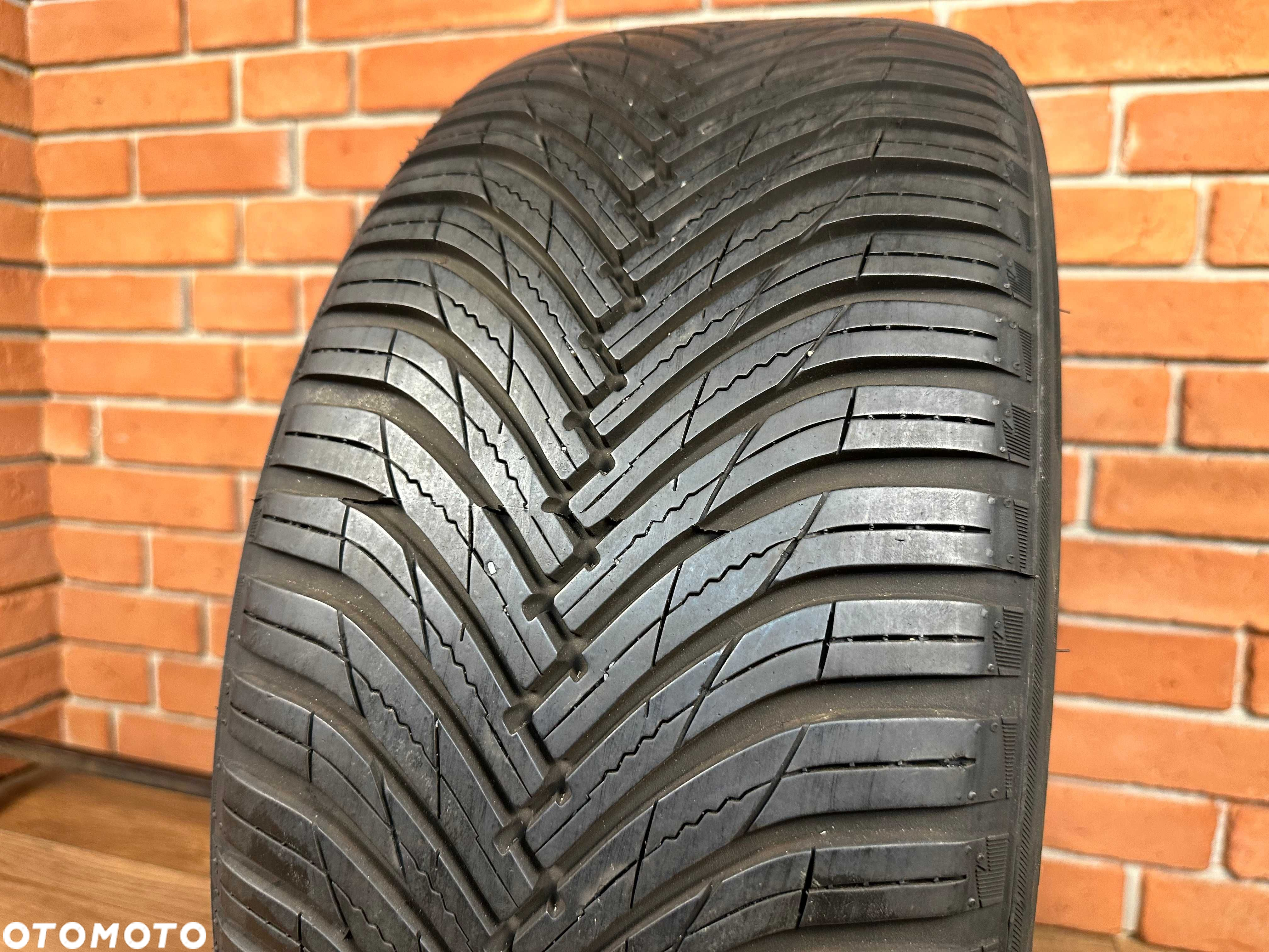 1x Opona Maxxis Premitra All Season 235/45R18 7,3mm 2023 - 2