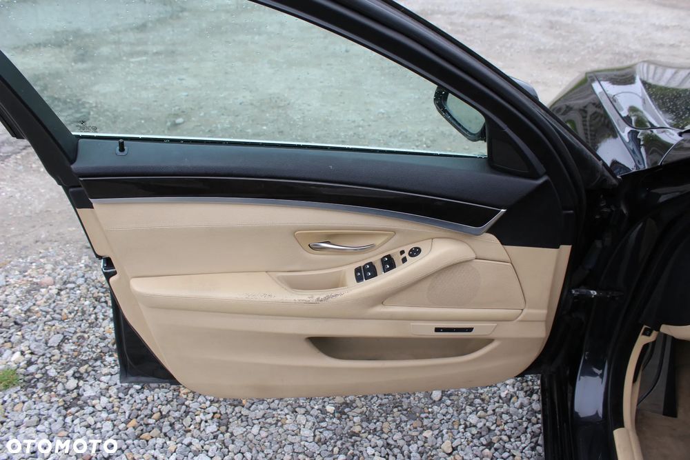 BMW Seria 5 520d Luxury Line - 16